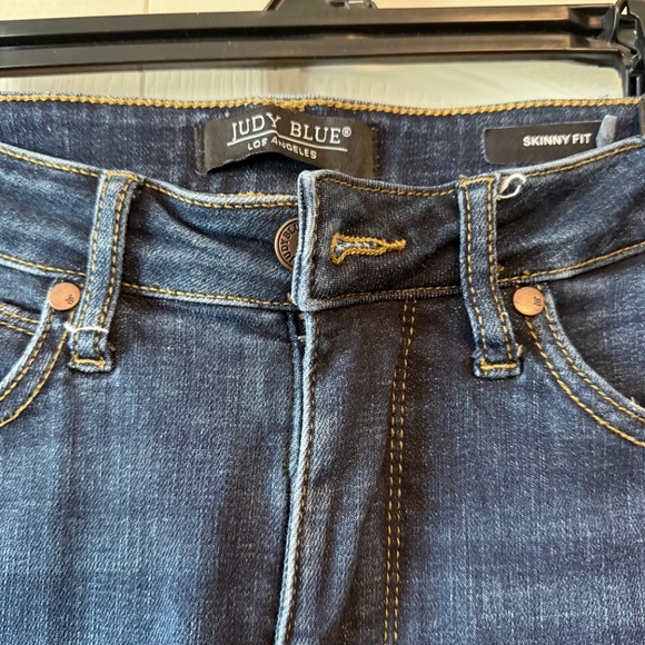 Judy Blue skinny jeans - Picture 3 of 4